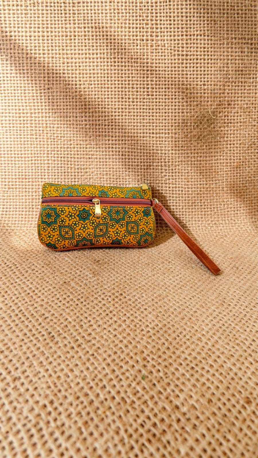 Mashroo clutch
