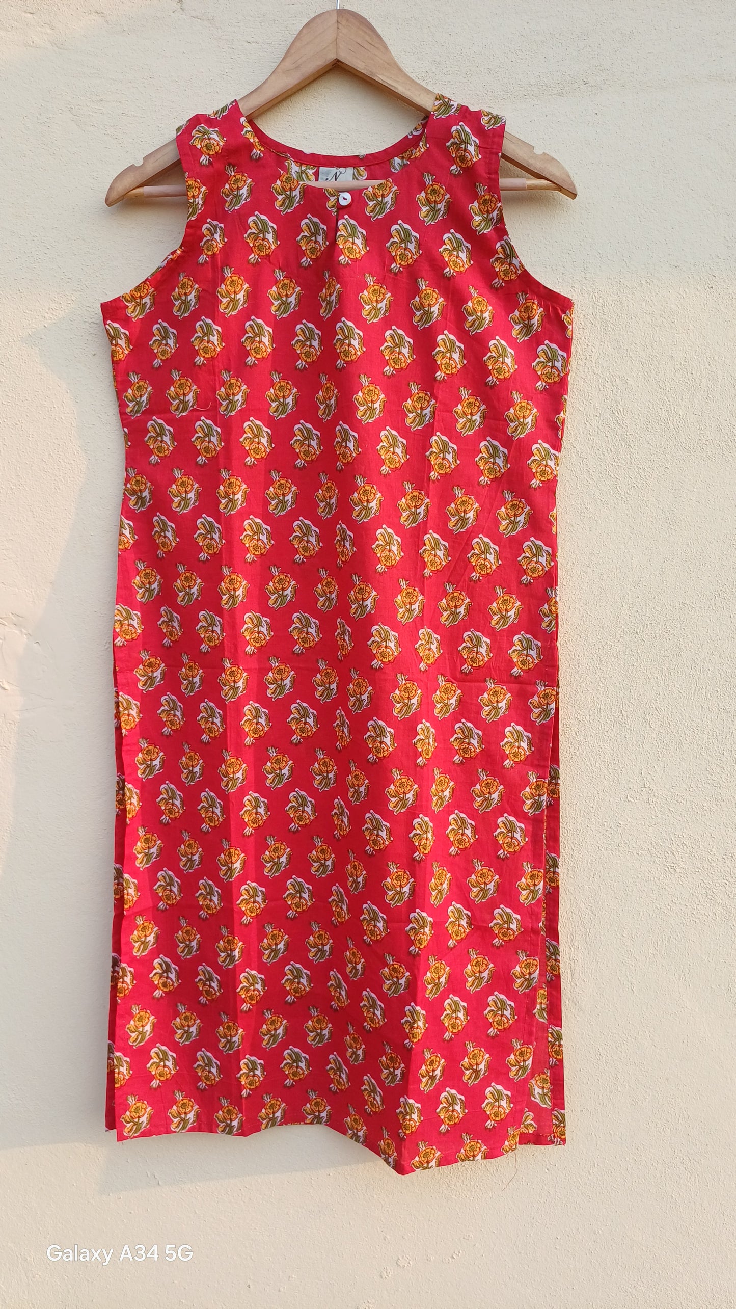 Ragini -  Long Sleeveless Kurti