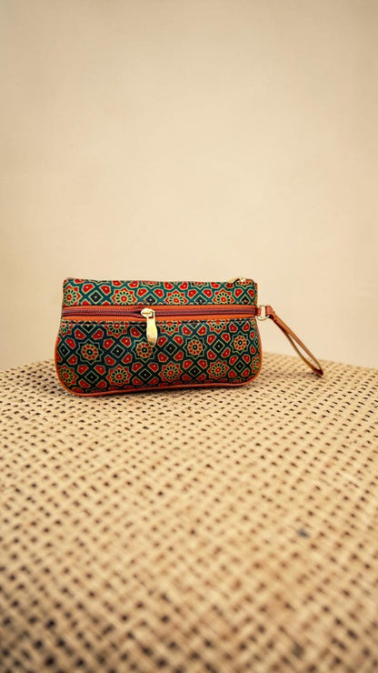 Mashroo clutch