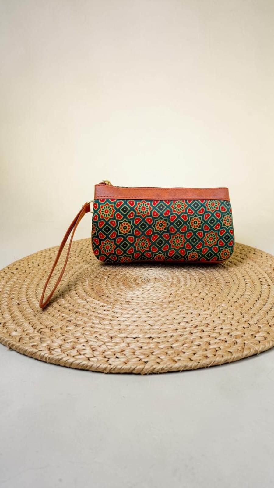 Mashroo clutch