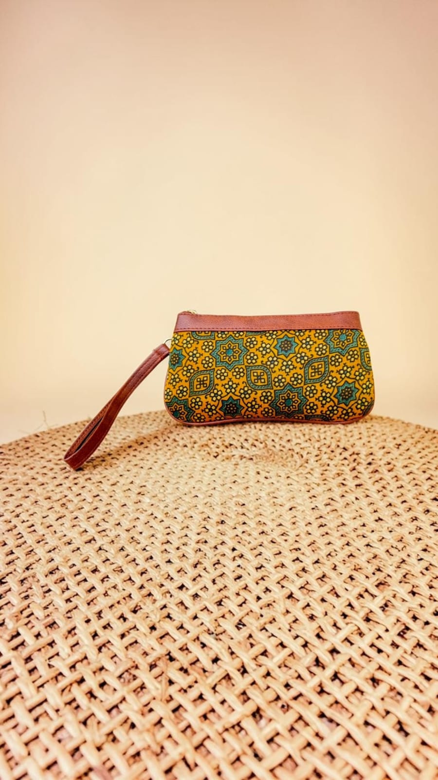 Mashroo clutch